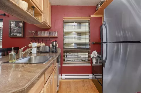 Kitchen - 11 Emmons Rd #327, Crested Butte, CO 81225 photo 5 of 5