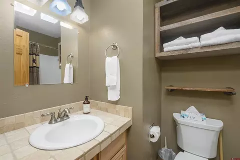 Bath - 11 Emmons Rd #327, Crested Butte, CO 81225 photo 2 of 2