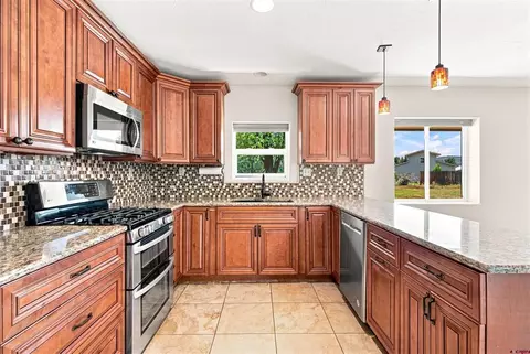 Kitchen - 106 Grass Roots Rd, Durango, CO 81301 photo 2 of 5