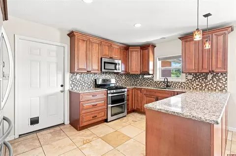 Kitchen - 106 Grass Roots Rd, Durango, CO 81301 photo 1 of 5