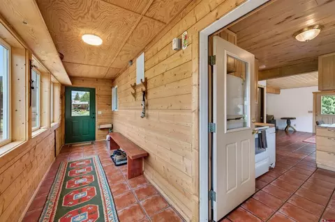 Entry Way - 300 Quartz Ln, Pitkin, CO 81241 photo 2 of 2