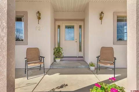 Exterior - 927 Crown Ct, Fruita, CO 81521 photo 6 of 11
