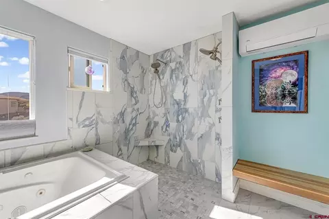 Bath - 927 Crown Ct, Fruita, CO 81521 photo 4 of 7