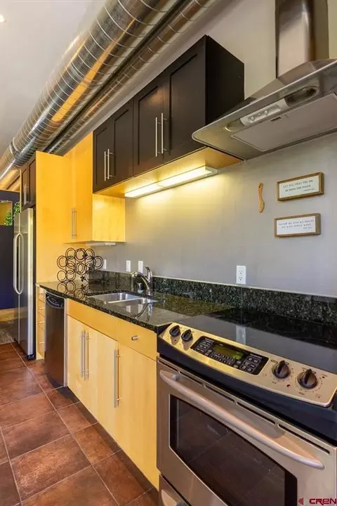 Kitchen - 555 Rivergate Ln #B2-247, Durango, CO 81301 photo 3 of 5