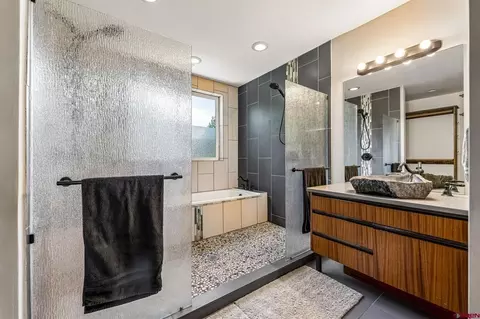 Bath - 2180 Crestview Dr, Durango, CO 81301 photo 3 of 8