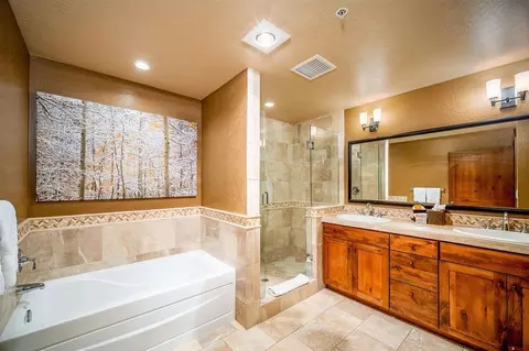 Bath - 24 Sheol St #302, Durango, CO 81301 photo 1 of 6