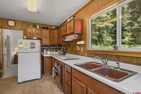 Kitchen - 192 Park Dr, Durango, CO 81301 photo 2 of 3