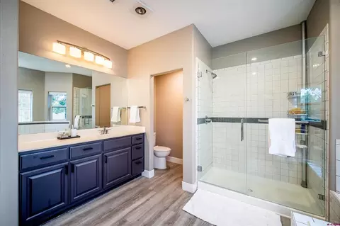 Bath - 573 Florida Meadows Ln, Durango, CO 81303 photo 2 of 7