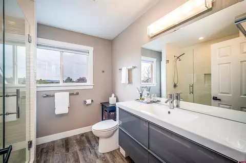 Bath - 573 Florida Meadows Ln, Durango, CO 81303 photo 5 of 7