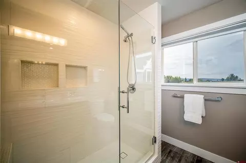 Bath - 573 Florida Meadows Ln, Durango, CO 81303 photo 6 of 7