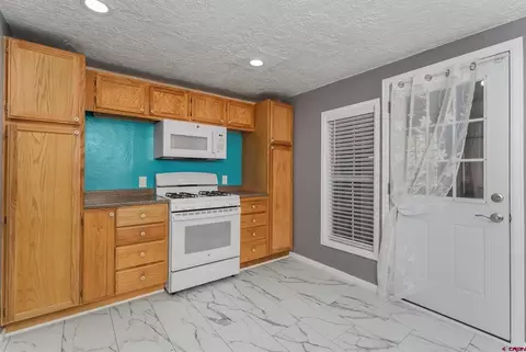Kitchen - 83 Holly Hock Trl, Durango, CO 81303 photo 2 of 4