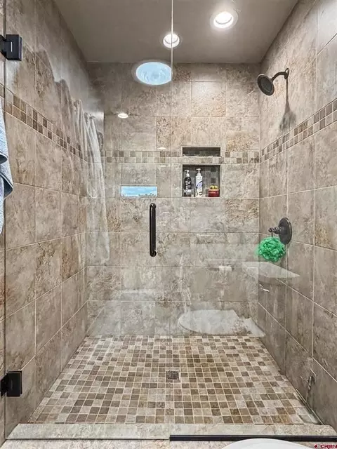 Bath - 15195 2600 Rd, Cedaredge, CO 81413 photo 2 of 3