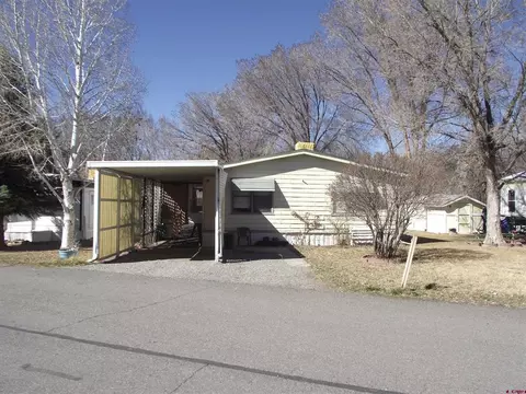 383 S Hillcrest Dr #13, Montrose, CO 81401