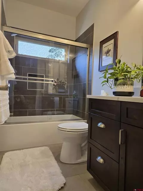 Bath - 21 Estancia Ct, Durango, CO 81301 photo 2 of 4