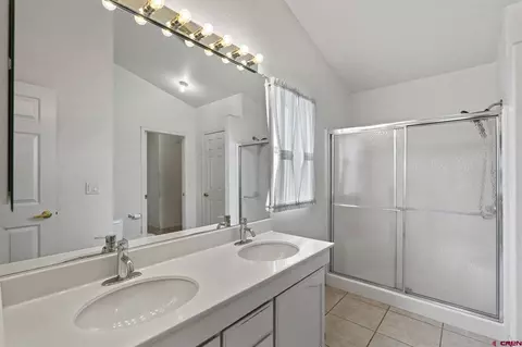 Bath - 279 Valle Dr, Durango, CO 81303 photo 2 of 3