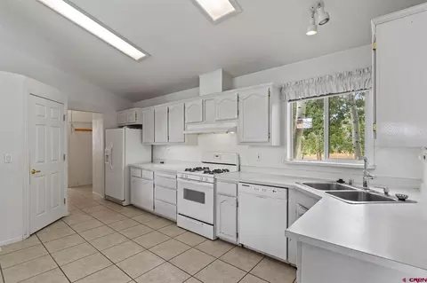 Kitchen - 279 Valle Dr, Durango, CO 81303 photo 2 of 4