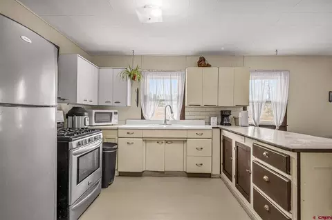 Kitchen - 15596 Peach Rd, Cedaredge, CO 81413 photo 2 of 5