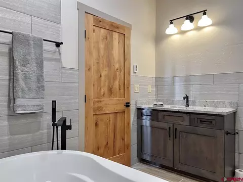 Bath - 2019 I Rd, Fruita, CO 81521 photo 3 of 6