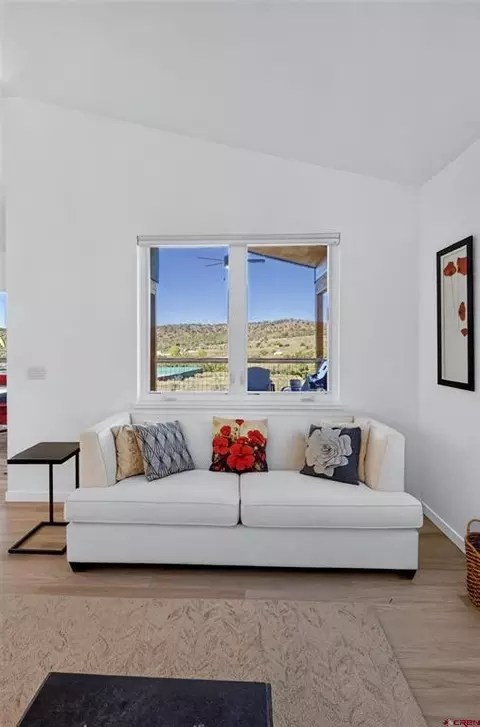 Living - 39 Yarrow Ct, Durango, CO 81301 photo 3 of 4
