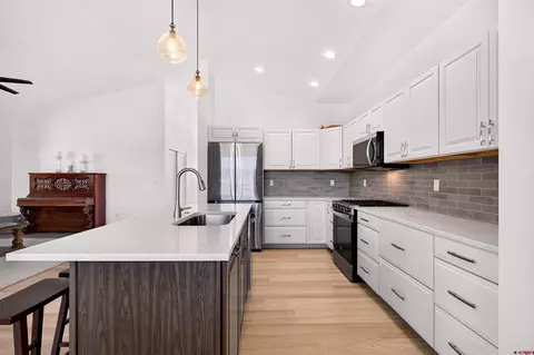 Kitchen - 39 Yarrow Ct, Durango, CO 81301 photo 2 of 5