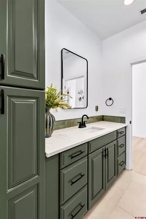 Bath - 39 Yarrow Ct, Durango, CO 81301 photo 4 of 5