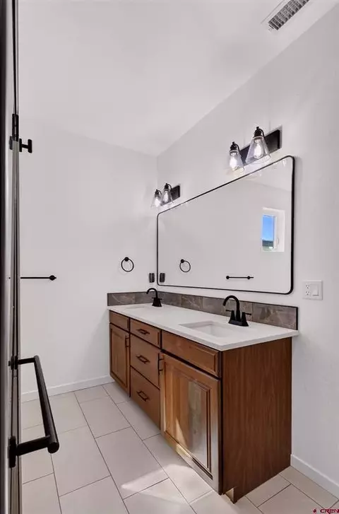 Bath - 39 Yarrow Ct, Durango, CO 81301 photo 2 of 5