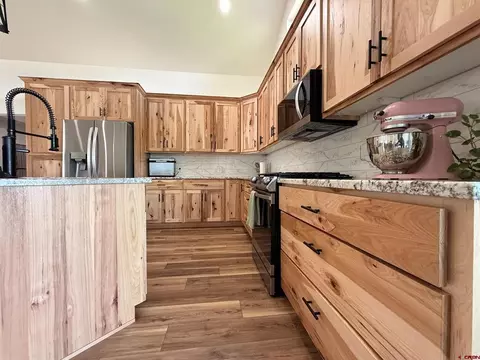 Kitchen - 18755 H Rd, Delta, CO 81416 photo 1 of 2