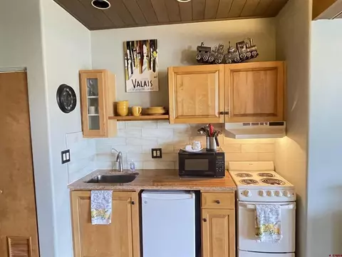 Kitchen - 117 Needles Way #420, Durango, CO 81301 photo 2 of 2