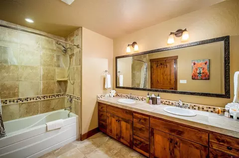Bath - 24 Sheol St #208, Durango, CO 81301 photo 4 of 5