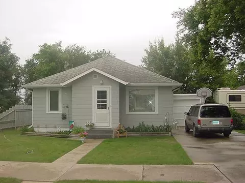 617 W Broadway, Williston, ND 58801 photo 1