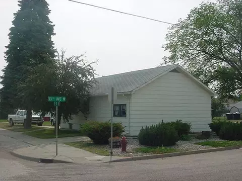 1215 11th St W, Williston, ND 58801 photo 2