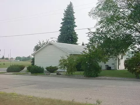 1215 11th St W, Williston, ND 58801 photo 1