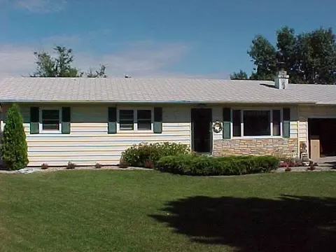 211 42nd St E, Williston, ND 58801 photo 1