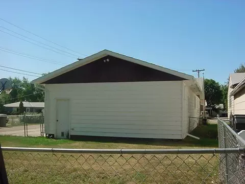 414 13th Ave W, Williston, ND 58801 photo 3