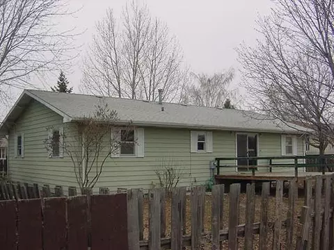 2210 6th Ave E, Williston, ND 58801 photo 2