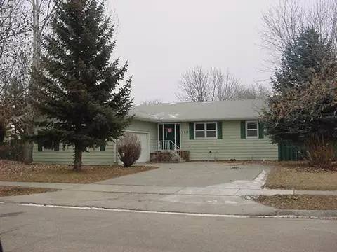 2210 6th Ave E, Williston, ND 58801 photo 1