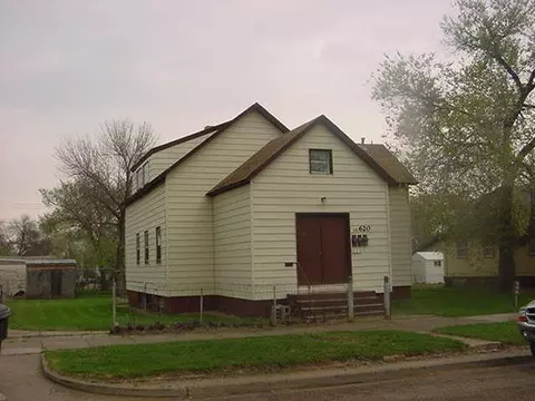 620 8th Ave W, Williston, ND 58801 photo 1