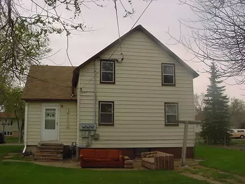 620 8th Ave W, Williston, ND 58801 photo 2
