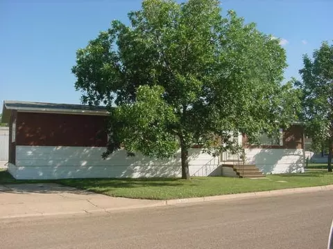 2107 Sixth Ave NW, Williston, ND 58801 photo 1