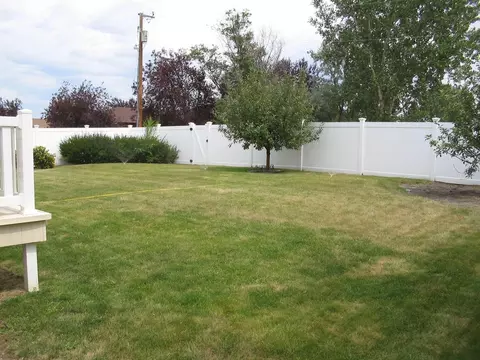 2108 9th Ave E, Williston, ND 58801 photo 4