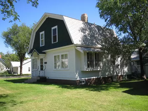 622 2nd Ave E, Williston, ND 58801 photo 2