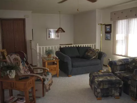 1718 27th St W, Williston, ND 58801 photo 3
