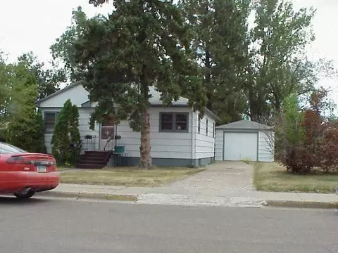 515 Highland Dr W, Williston, ND 58801 photo 1