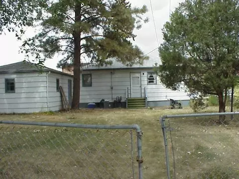 515 Highland Dr W, Williston, ND 58801 photo 2