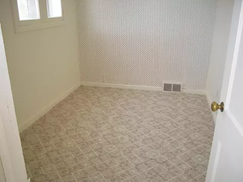 13 2nd Ave E, Williston, ND 58801 photo 5
