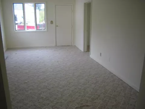 13 2nd Ave E, Williston, ND 58801 photo 2
