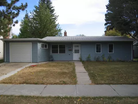 506 12th Ave W, Williston, ND 58801 photo 1
