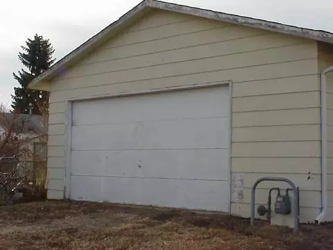 914 5th Ave W, Williston, ND 58801 photo 3