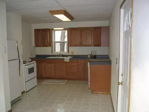 428 6th Ave W, Williston, ND 58801 photo 2
