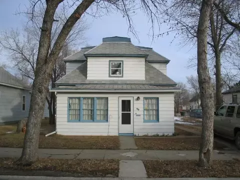 428 6th Ave W, Williston, ND 58801 photo 1